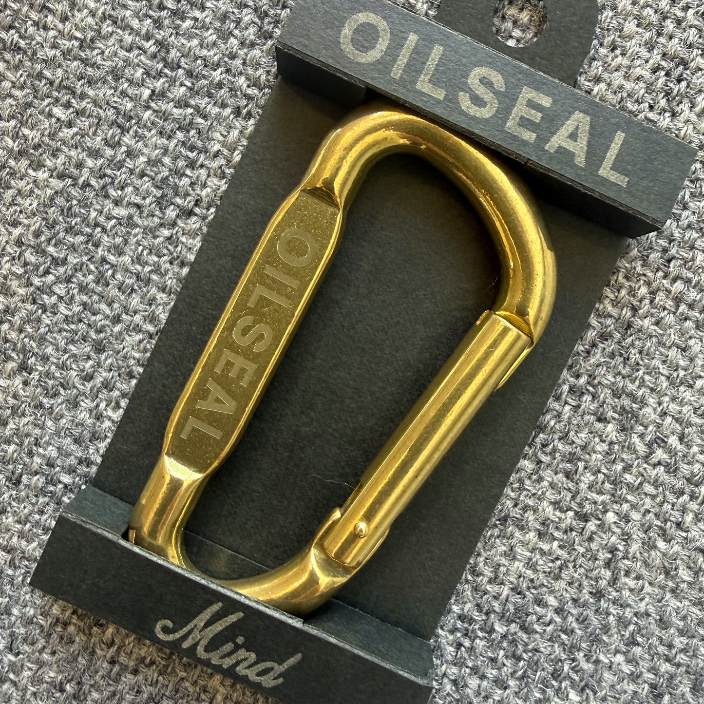 OILSEAL MIND BRASS CARABINER