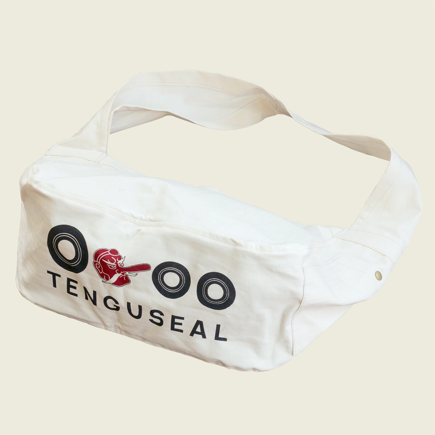 TENGUSEAL NEWS BOY BAG #WHITE